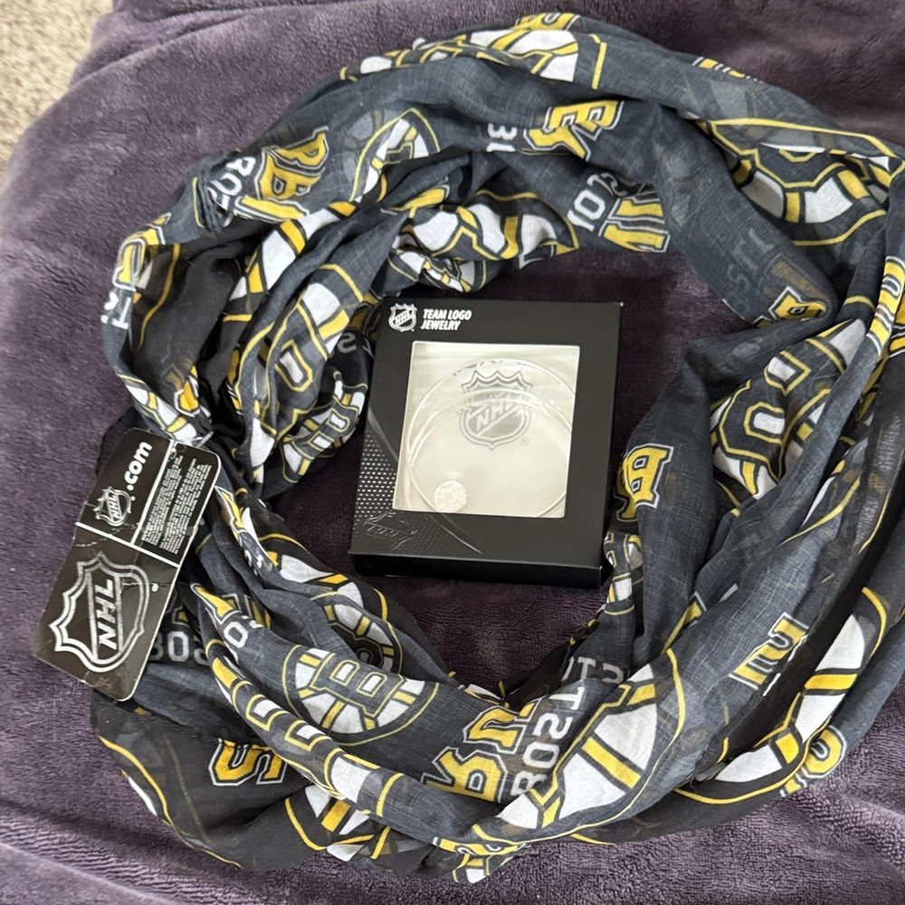 Official NHL bangle bracelet- scarf sold separately
